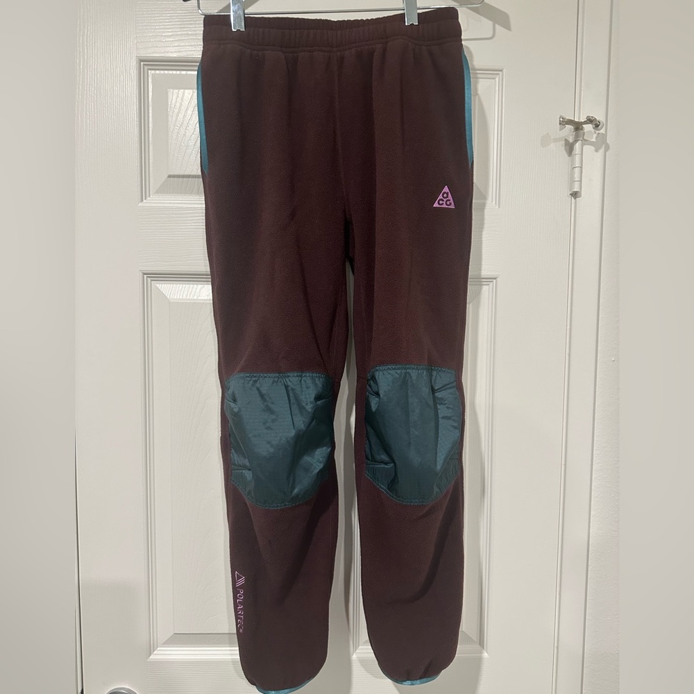 EUC Nike ACG Kids Fleece Pants with Knee Patches size XL